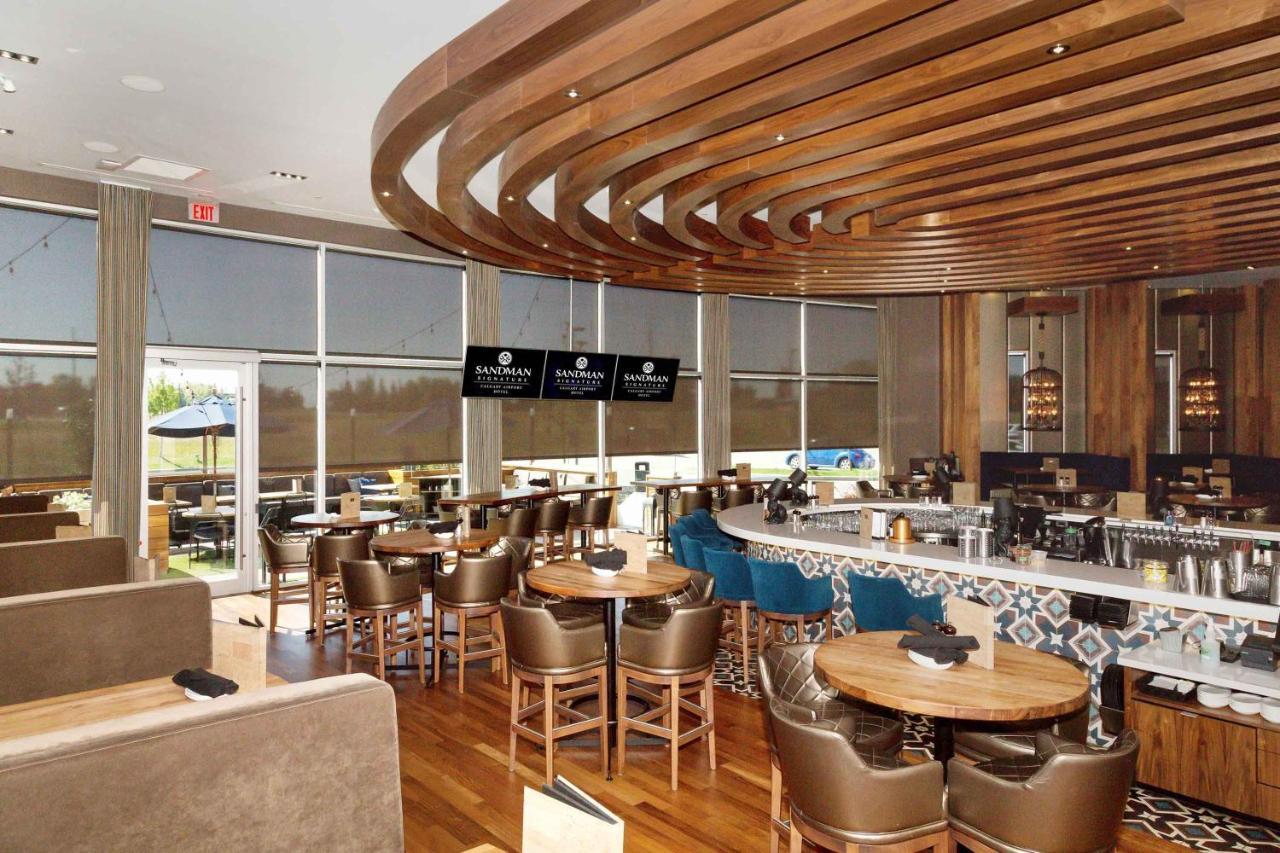 Sandman Signature Calgary Airport Hotel Екстериор снимка