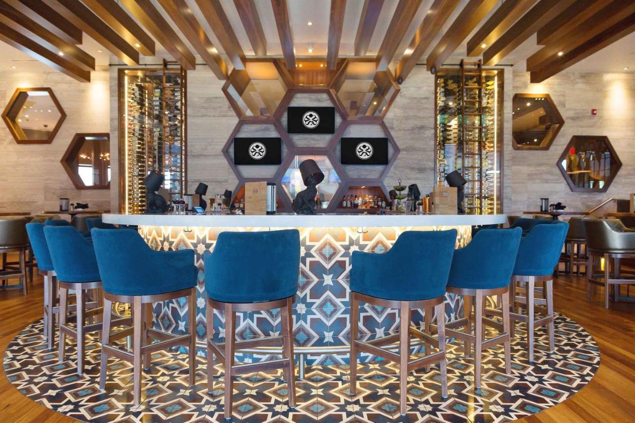 Sandman Signature Calgary Airport Hotel Екстериор снимка