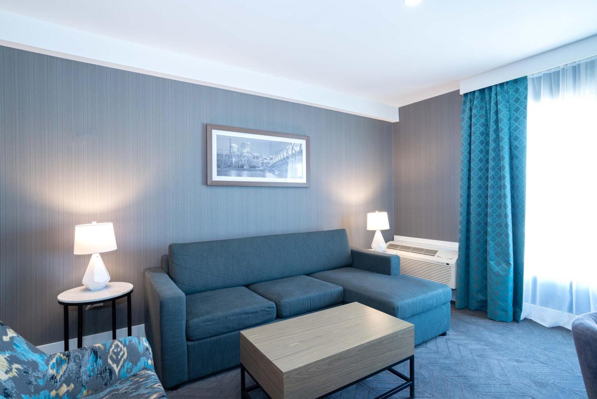 Sandman Signature Calgary Airport Hotel Екстериор снимка
