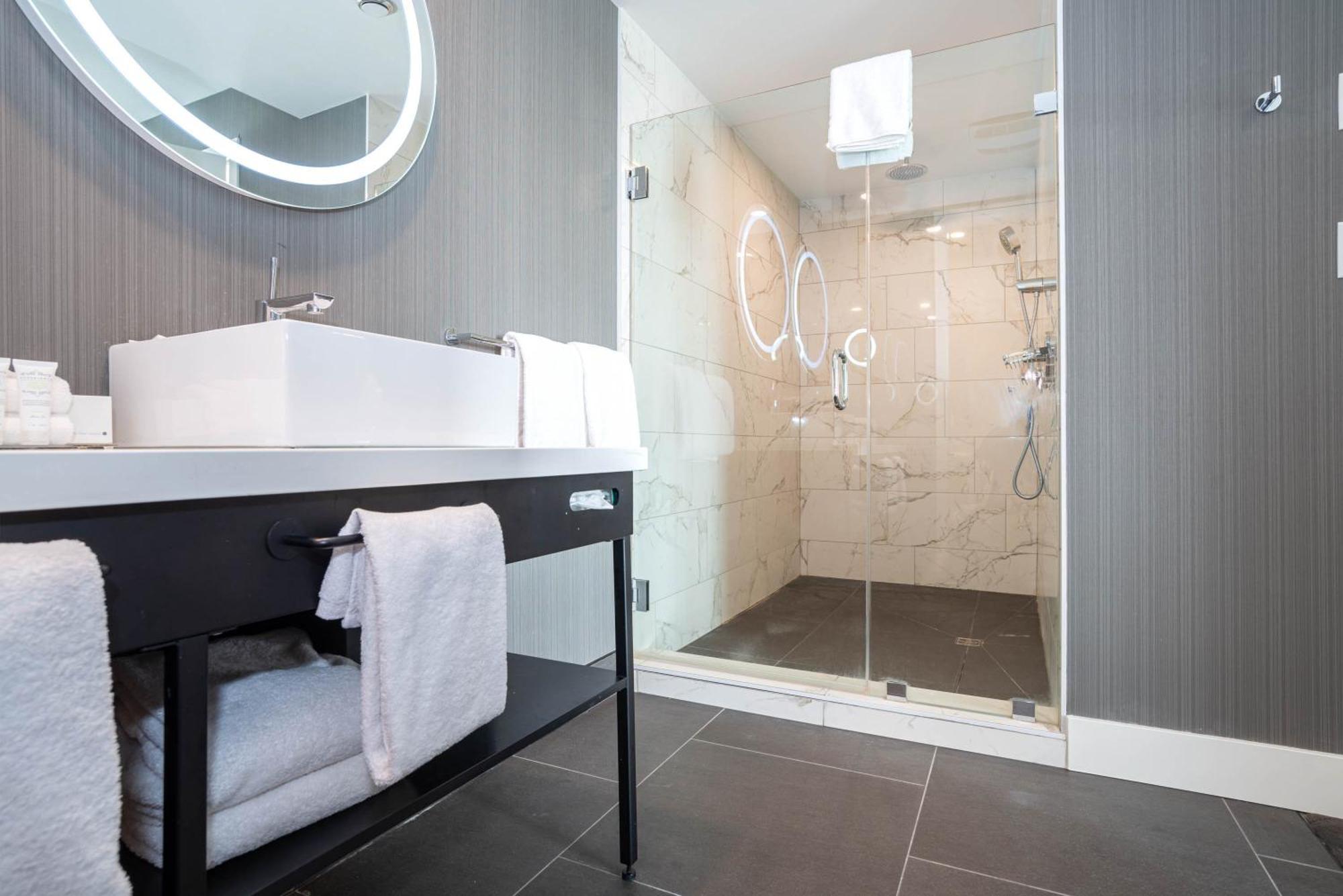 Sandman Signature Calgary Airport Hotel Екстериор снимка