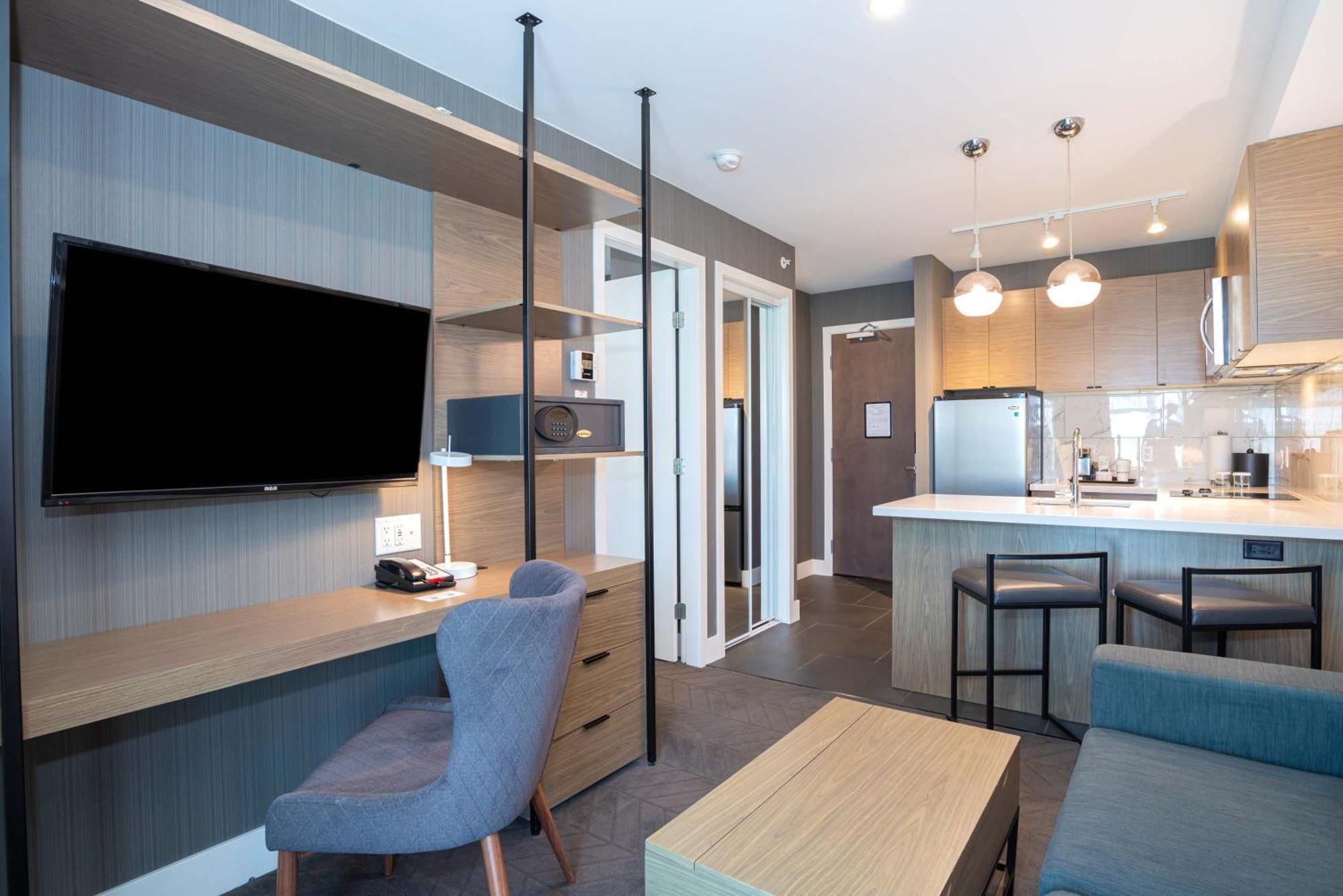 Sandman Signature Calgary Airport Hotel Екстериор снимка