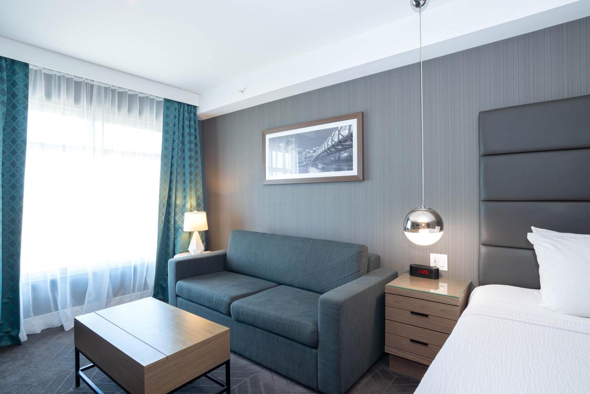 Sandman Signature Calgary Airport Hotel Екстериор снимка