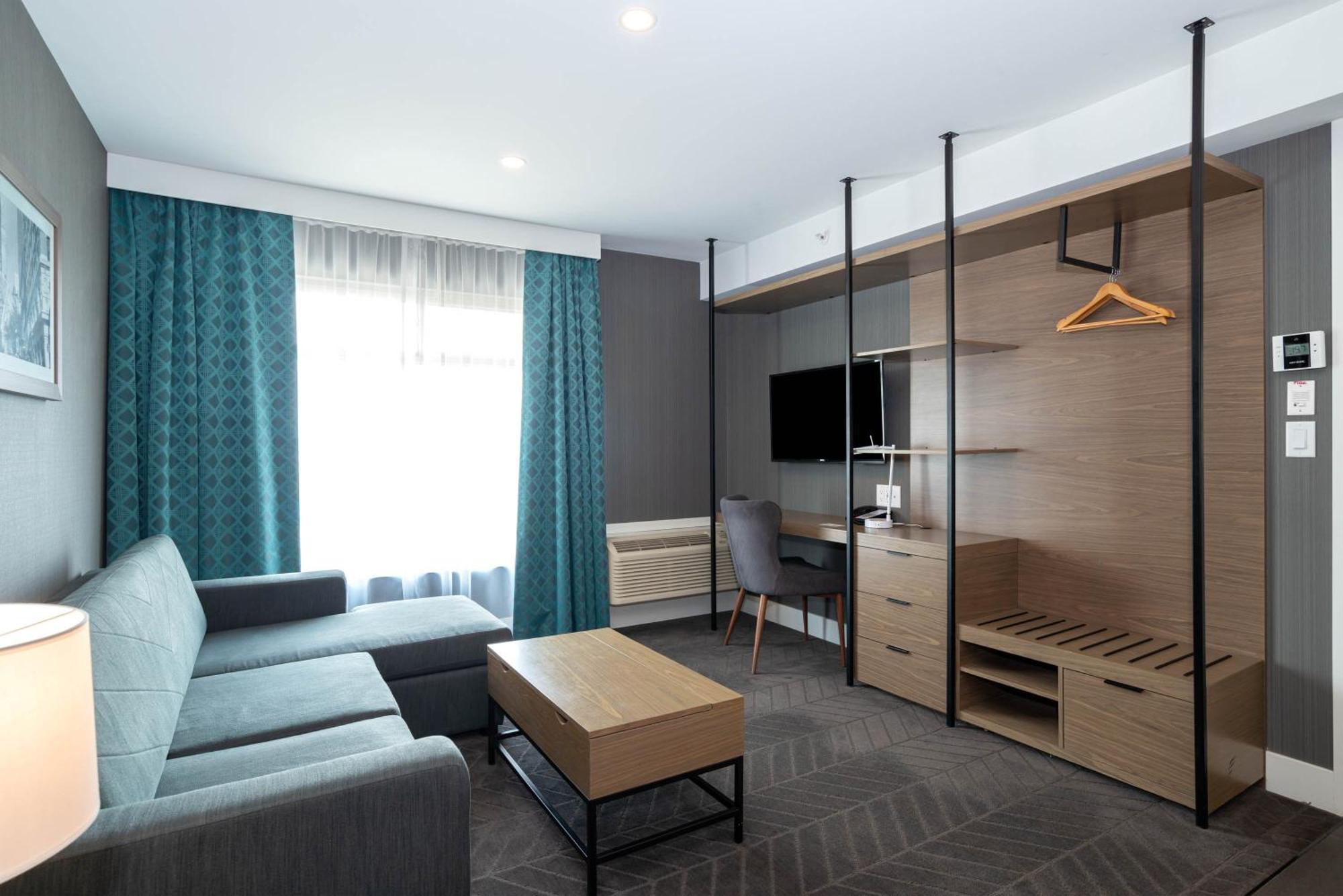 Sandman Signature Calgary Airport Hotel Екстериор снимка