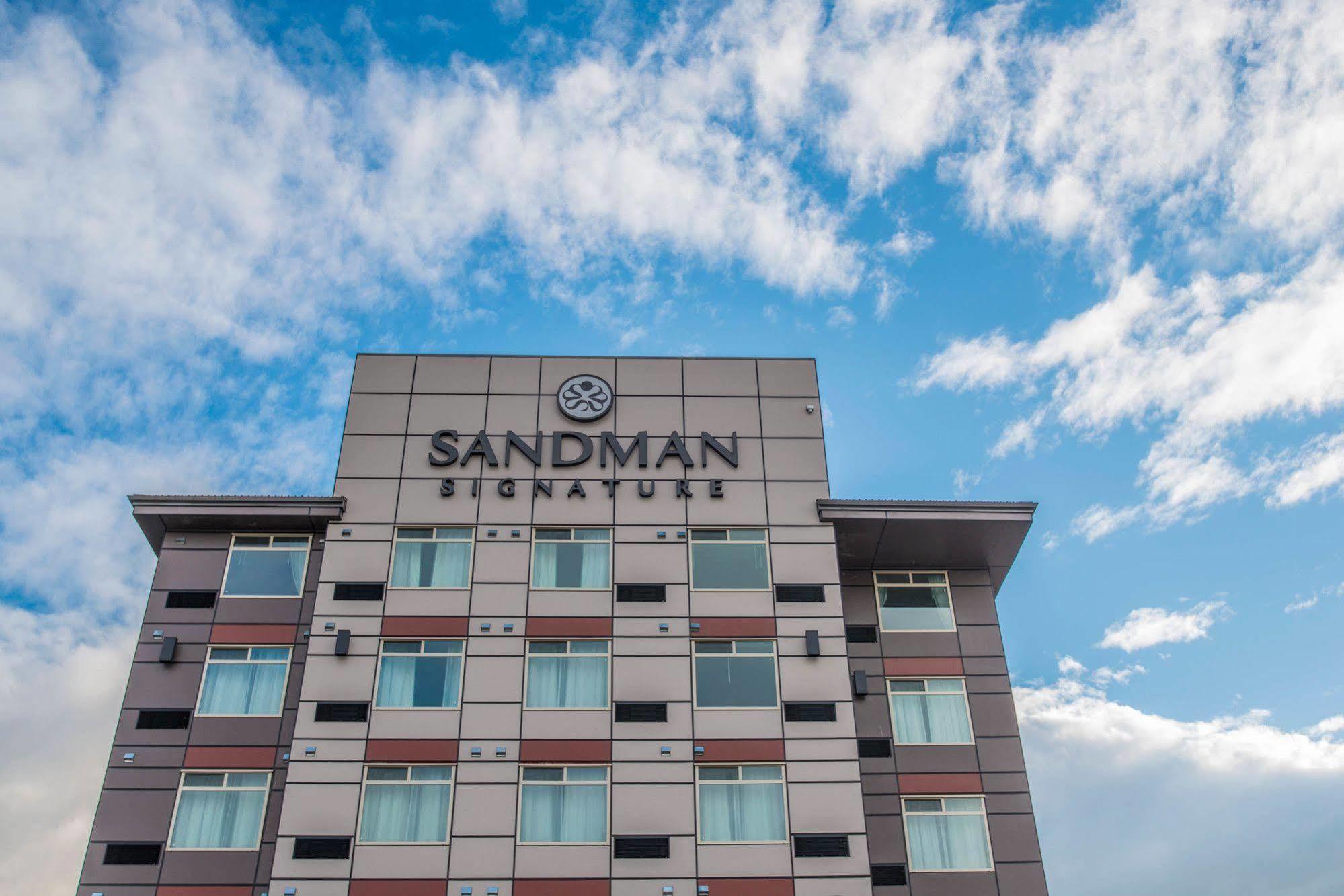 Sandman Signature Calgary Airport Hotel Екстериор снимка
